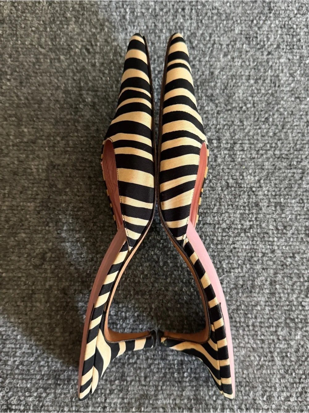 Kate Spade New York Zebra Stripe Mules 9.5 B Kitten Heel Pointed Toe Italy